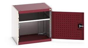 40011060.** Bott Cubio cabinet with overall dimensions of 650mm wide x 525mm deep x 600mm high...